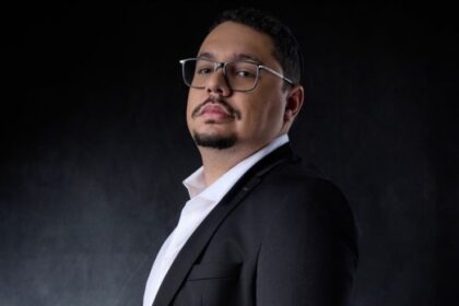 Douglas Azara