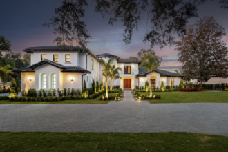 Andria Tagliari afirma que o projeto de design de interiores pode melhorar o investimento em uma vacation home.