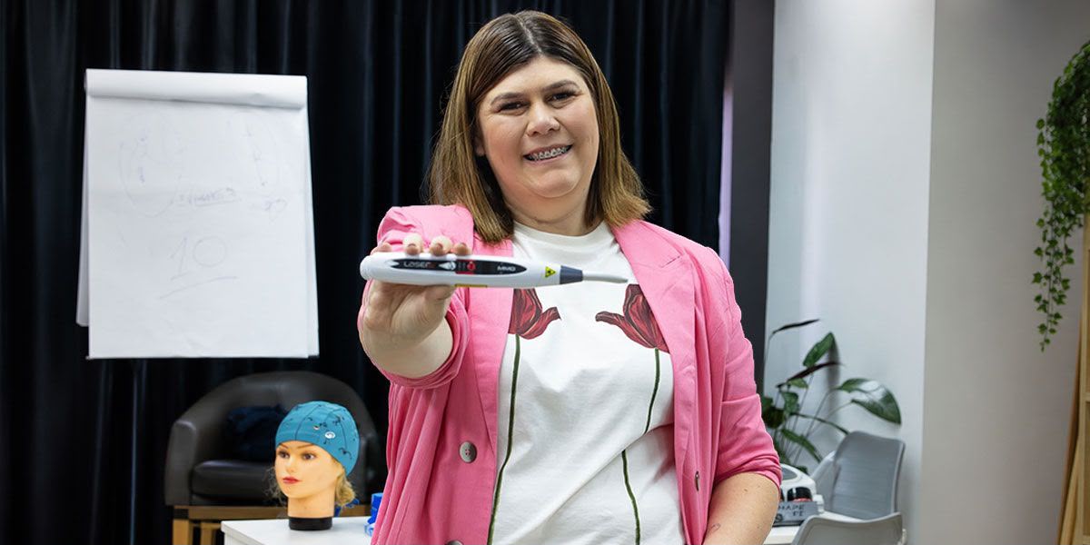 Fotobiomodulação pode criar um ambiente biológico mais favorável para potencializar os resultados dos tratamentos realizados no diagnóstico de TEA.