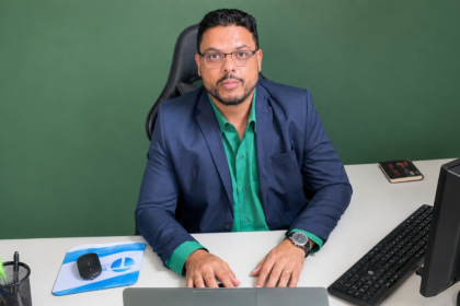 Fernando Moreira dos Santos alerta sobre a importância de encontrar modalidades de crédito com juros mais baixos, como o consignado.