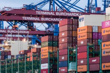 O verdadeiro custo de exportar vai muito além das tarifas, já que há barreiras internas que limitam a competitividade brasileira no comércio exterior.