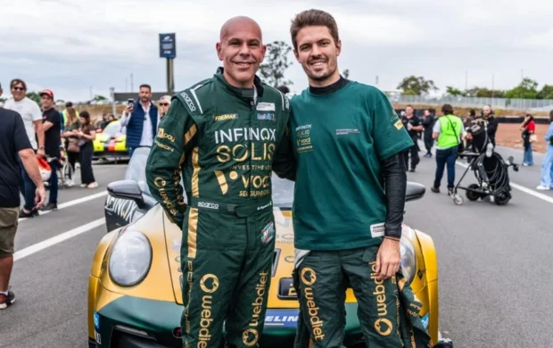 Marcos Regadas e Felipe Drugovich com o Porsche #17 no grid do Autódromo Internacional Nelson Piquet, em Brasília.