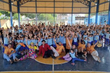 Ao completar 10 anos, o projeto levou oficinas e um espetáculo interativo às unidades de ensino.